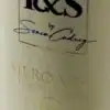 Dettaglio della texture del Siero Schiarente Viso I&S We Care, formulato con ingredienti botanici naturali per ridurre le macchie e illuminare l’incarnato.