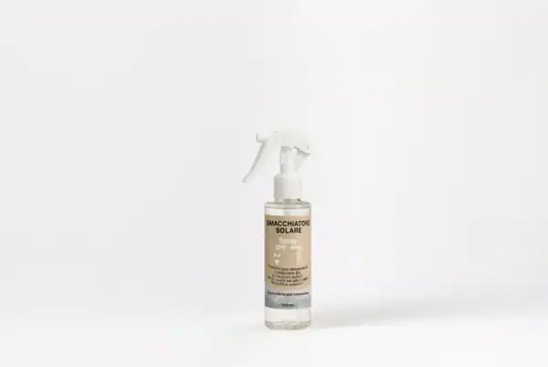 Smacchiatore Solare Ecologico Spray – Flacone da 100 ml per rimuovere macchie da costumi e capi colorati